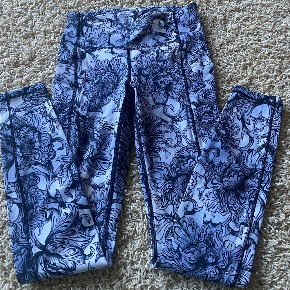 LULULEMON Fast and Free 28" Size 2